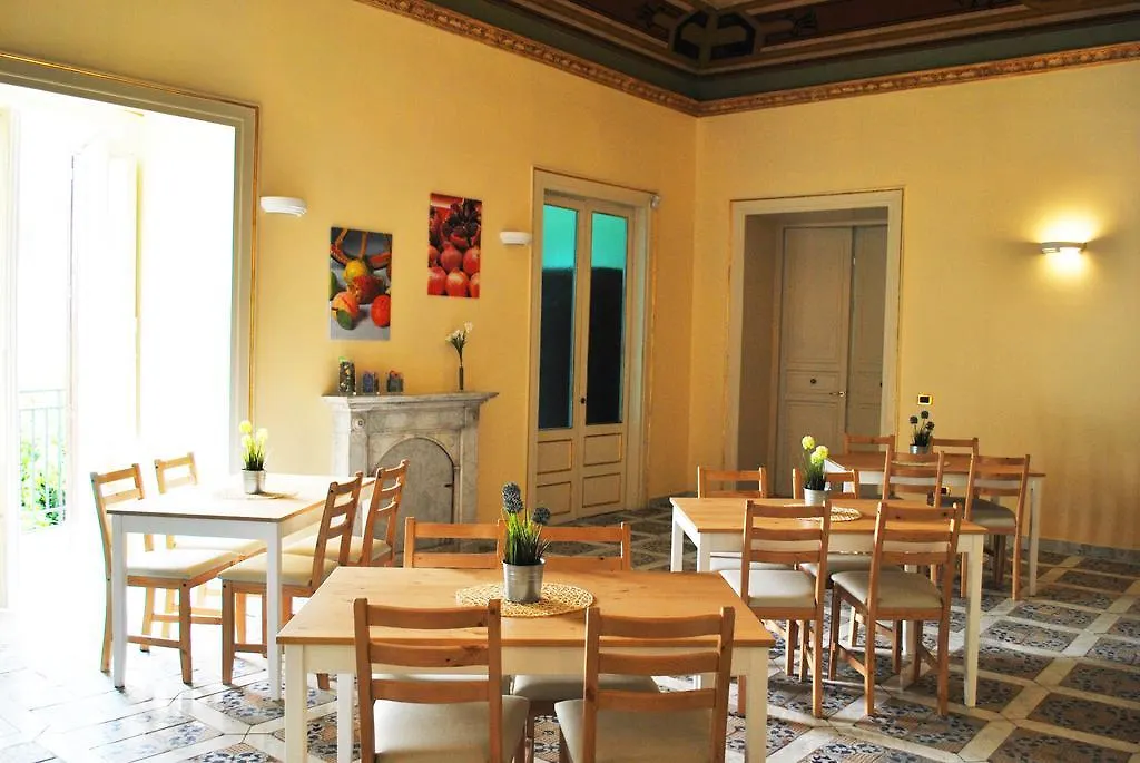 Antica Dimora Bed & Breakfast Palermo 3*,